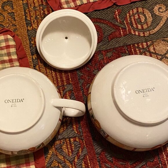 1997 Oneida Sugar & Cream Set (Berries) - Picture 3 of 5